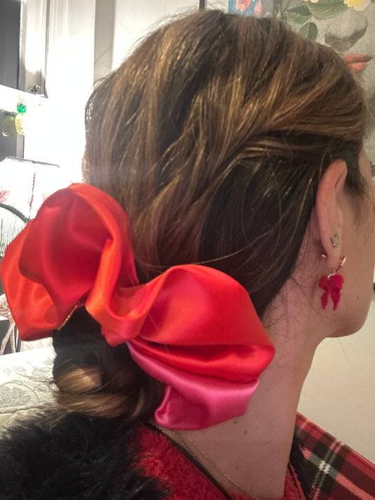 Isabella – Hot Pink & Red Colour-Block Oversized Scrunchie in Matte Satin